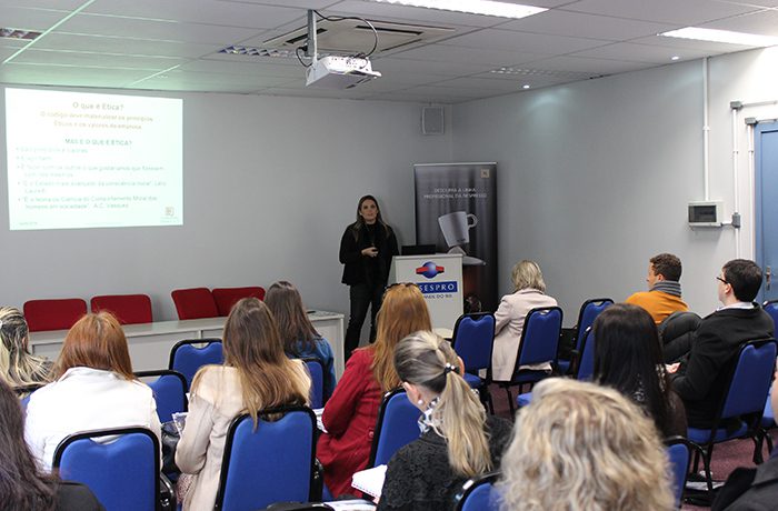Advogada orienta para que todas as empresas tenham código de conduta