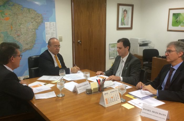 Prejuízos de uma reforma do PIS/COFINS são apresentados ao Ministro Padilha
