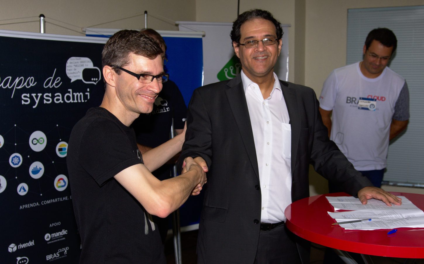 Assespro-PR estabelece parceria com Linux Professional Institute