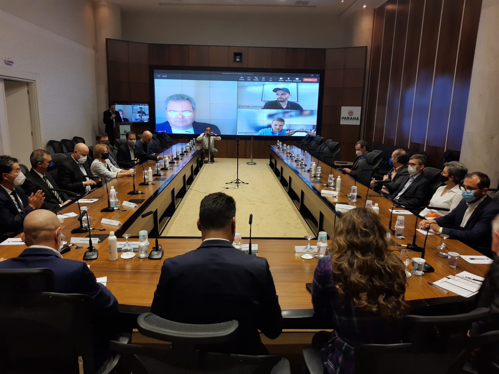 Projeto lançado no Paraná promove ensino e emprego na área de TI