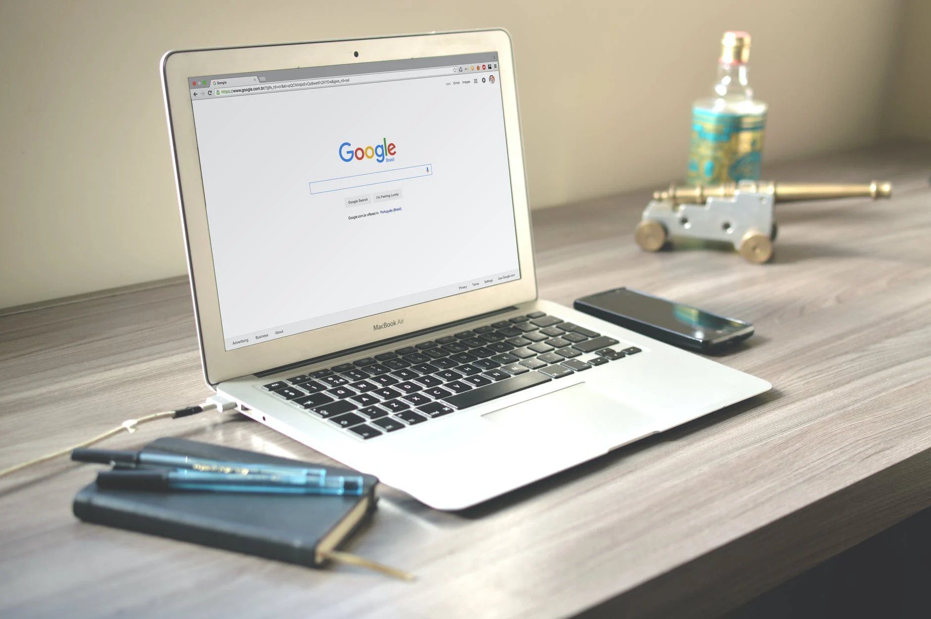 Google lança cursos com certificados profissionalizantes de análise de dados, gestão de projetos e UX Design no Brasil