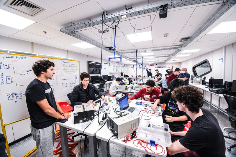 Insper promove curso de férias voltado para tecnologia