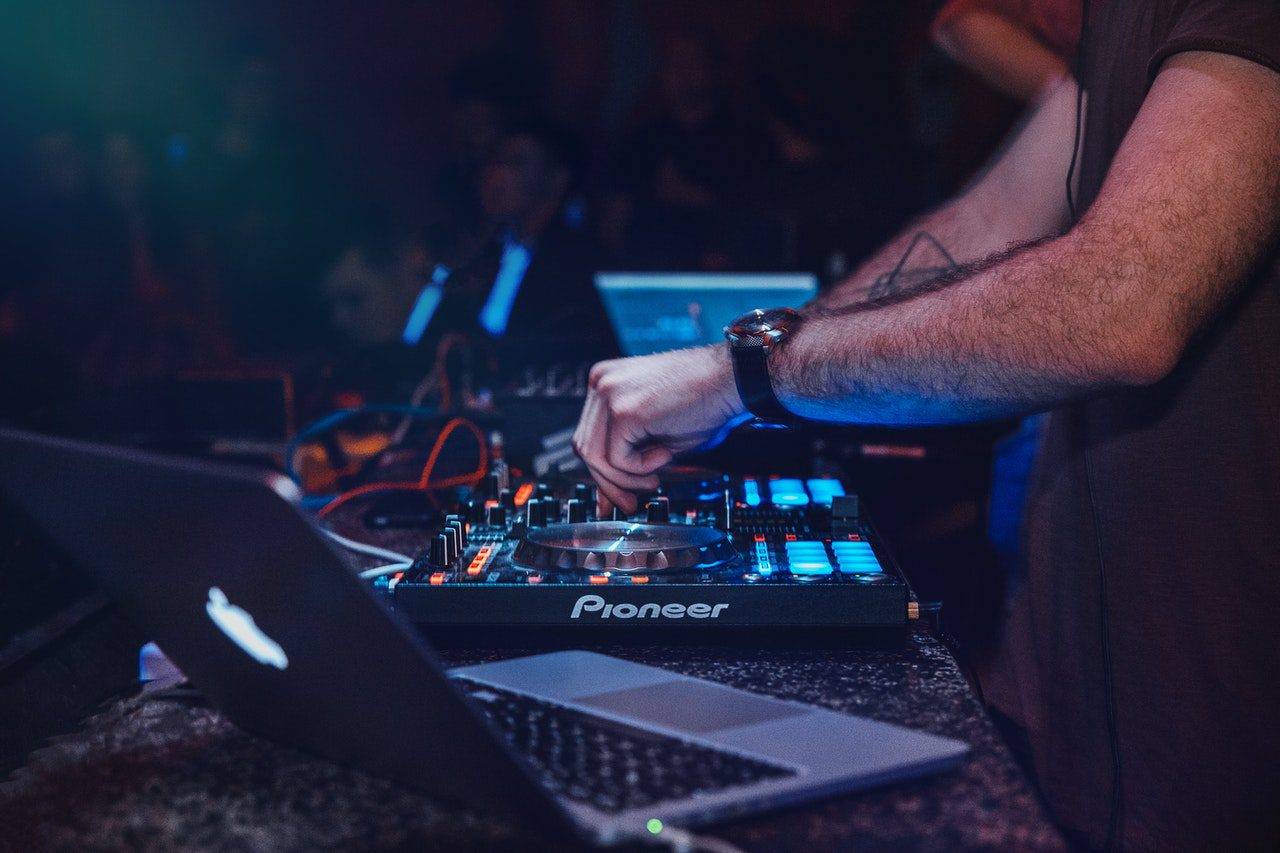 DMX Brasil 2022 vai discutir impactos e possibilidades dos NFTs na música