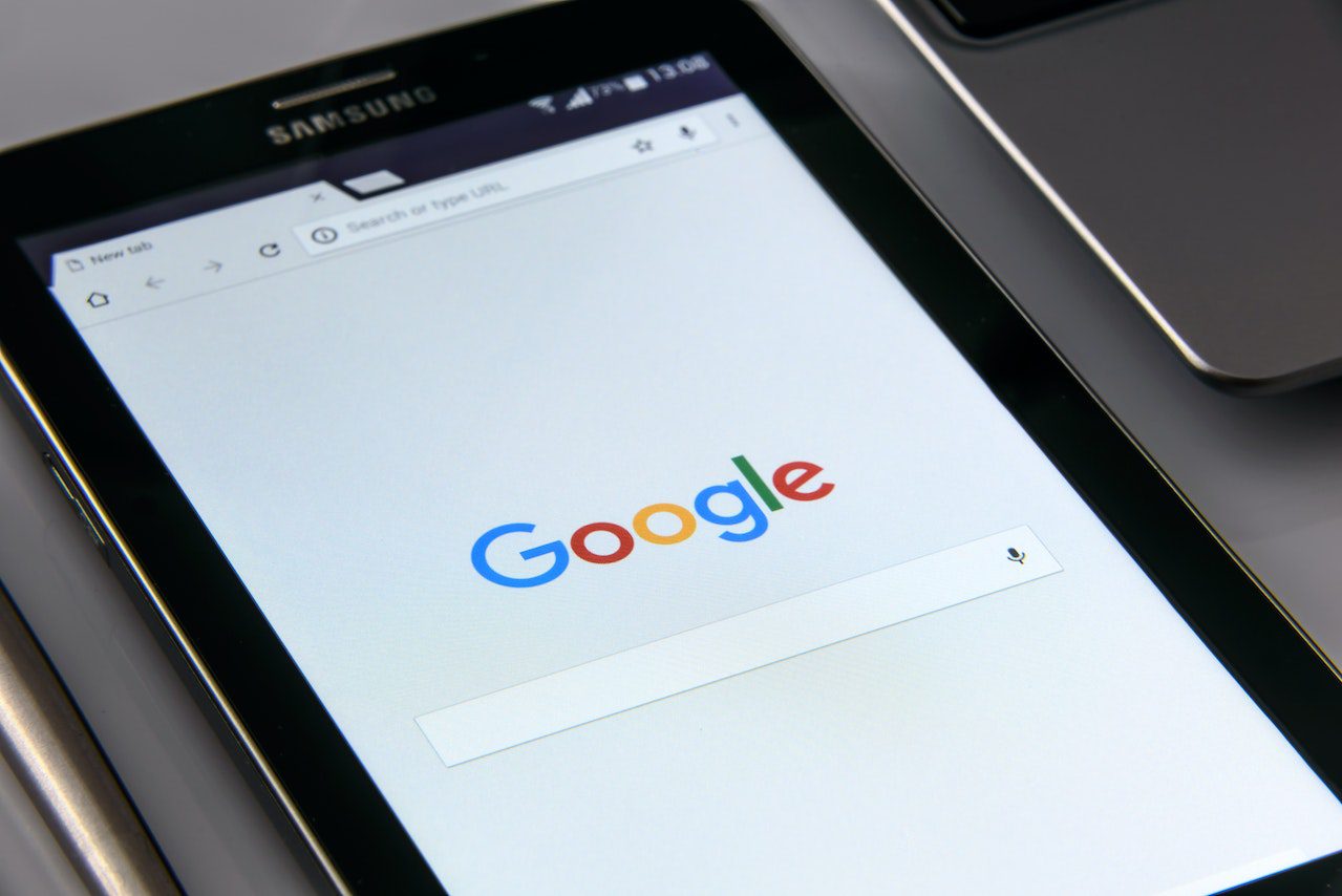 Google lança recursos contra desinformação