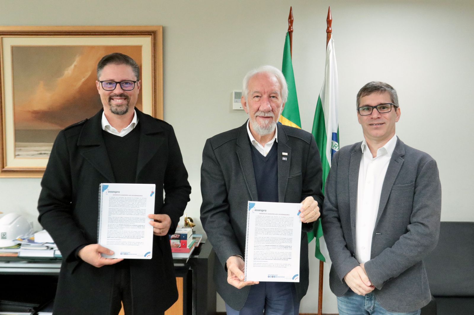 Assespro-PR entrega Carta de Compromisso a candidatos ao Governo do Paraná