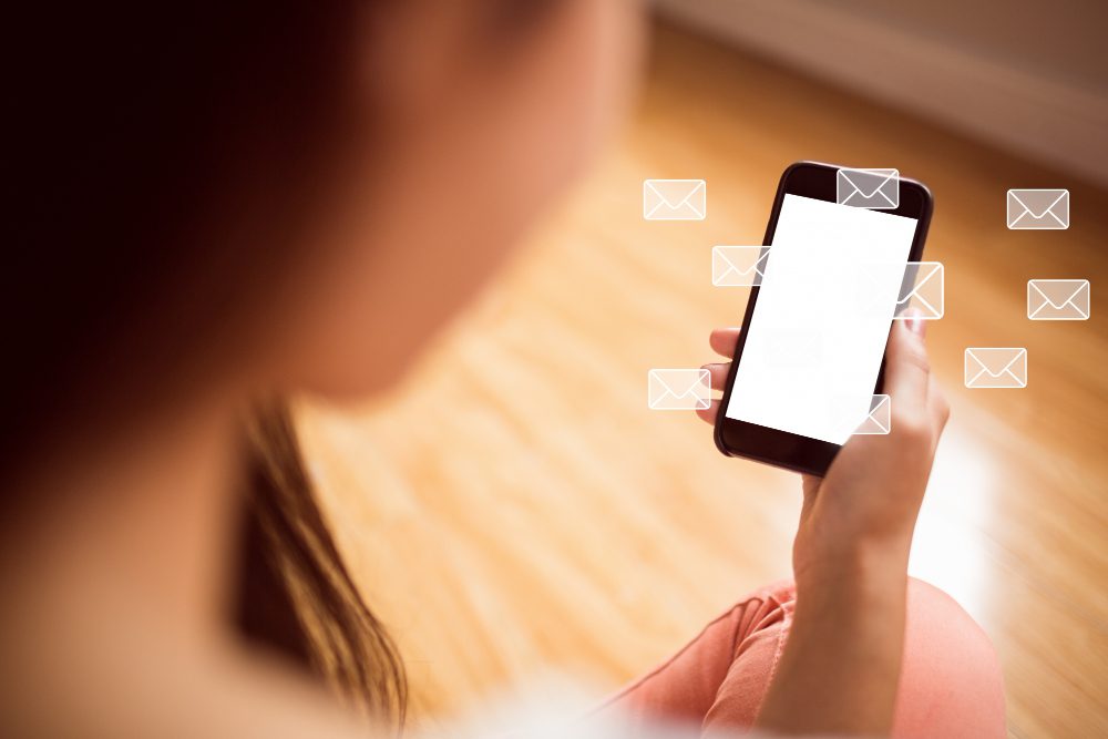 IA mapeia gostos e hábitos e envia notificações via celular para convencer consumidores de compra