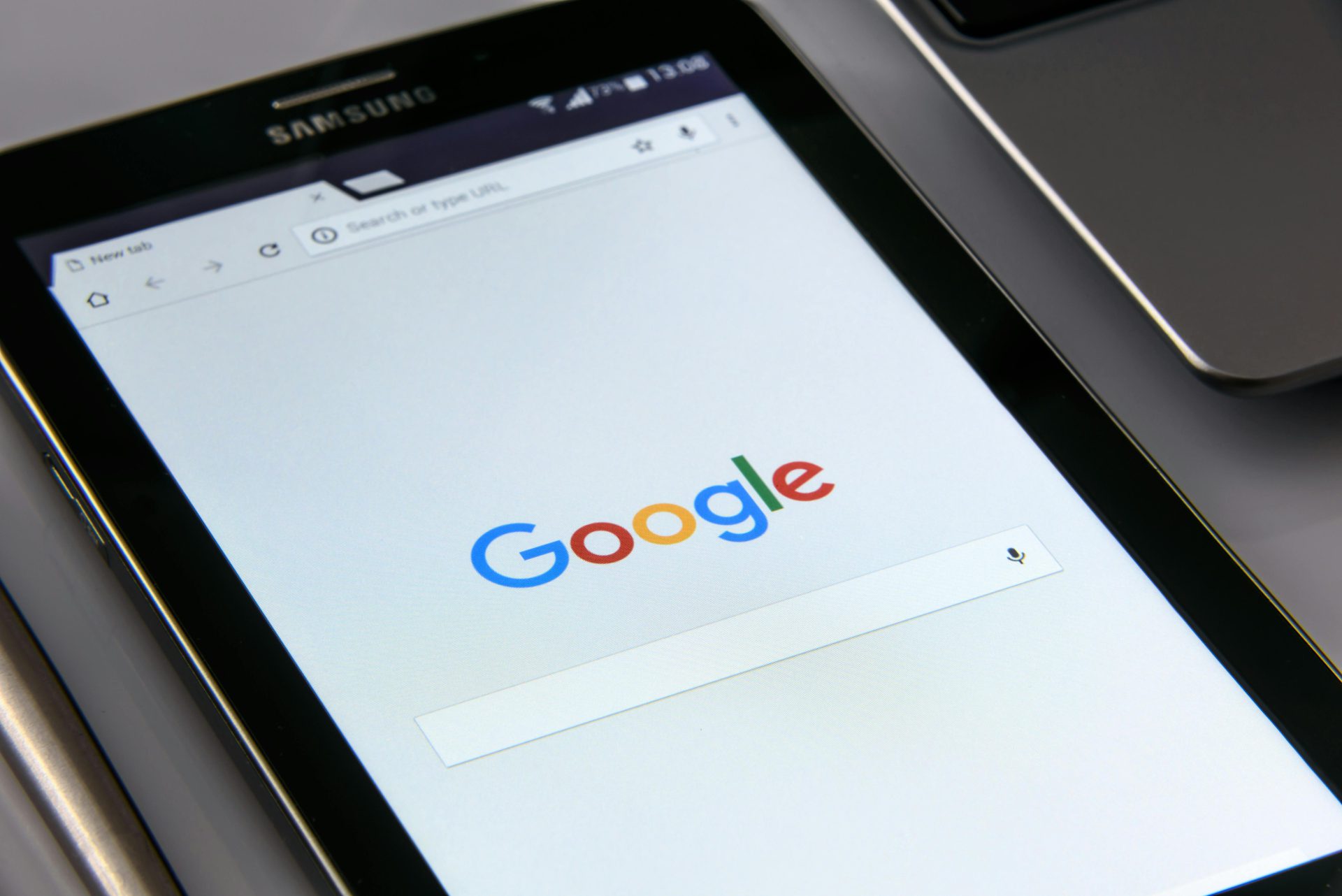 Dados divulgados pelo Google Trends sugerem maior familiaridade dos brasileiros com inteligência artificial, diz especialista