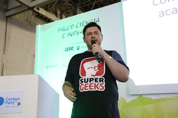 SuperGeeks transforma atendimento e gestão de franquias com uso de IA desenvolvida "em casa"