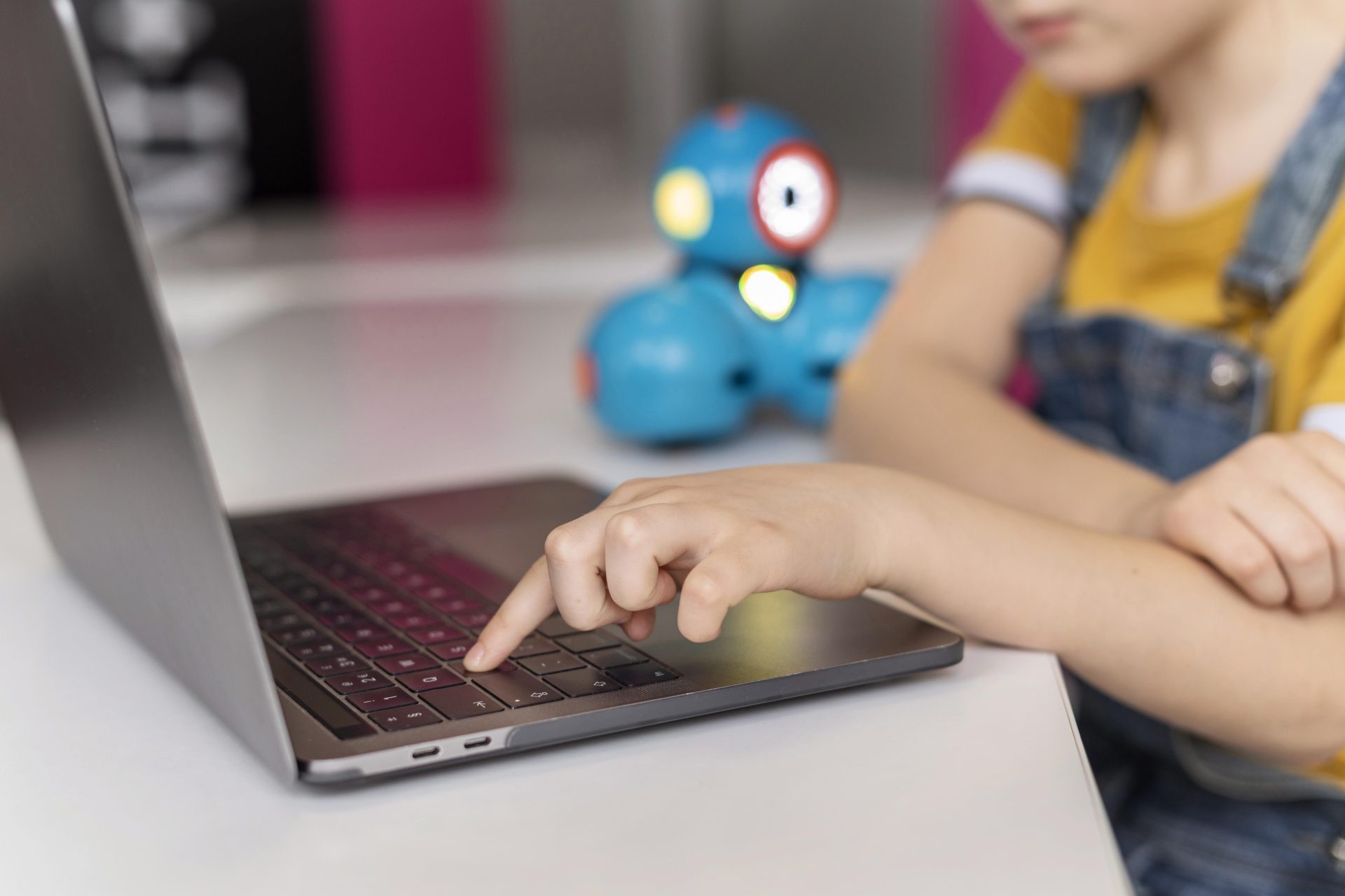 Vazamento de dados na educação: 58% das violações expõem informações de alunos e colaboradores