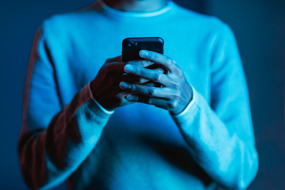 Algoritmos das redes sociais: por que passamos tanto tempo presos à tela?