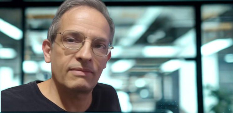 Engenheiro brasileiro que desenvolveu sistema touch comercial antes da era dos smartphones aposta em nova geração da inteligência artificial